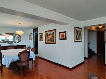 Surco: Venta De Bello Triplex De 4 Habitaciones Cerca Univ. San Martin
