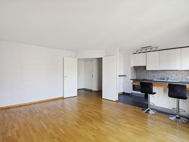 Suresnes 92150 Appartement dernier étage 4 pièces 85.32m2 avec balcon et vue dégagée