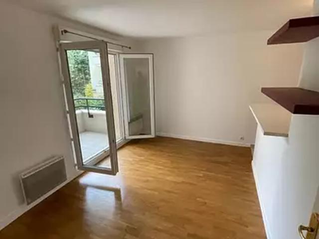 Suresnes 92150 Location appartement 2 pièces t2 cave parking