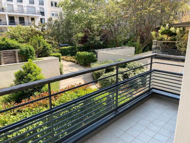 Suresnes T2 récent 51m² + parking + cave