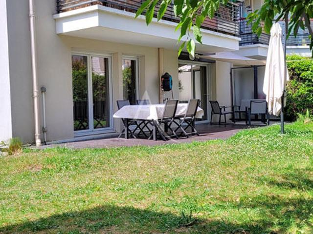 Suresnes Appartement 3 pièces de 58 m² avec jardin 200 m² Parking et Cave 2ème parking en sus