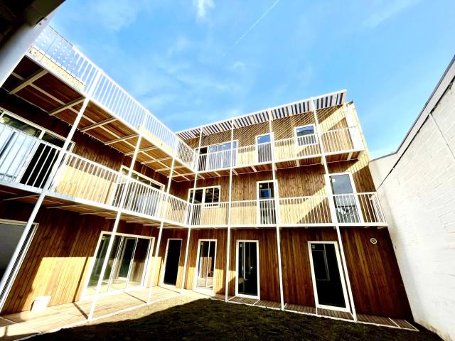 Suresnes / Immeuble commercial