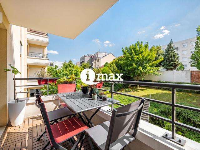 SURESNES Rue Gambetta Superbe 4 pièces familial avec balcon, cave et parking