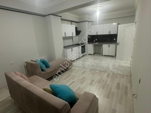 Sürer Emlak`tan Kiralık 2+1 Daire`miz Ara Katta Hastane Yanında Kalmakta