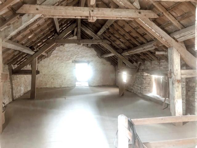 surface a aménager de 168 m2 a SANCEY