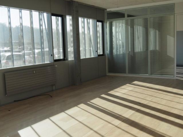 Surface administrative de 104 m2