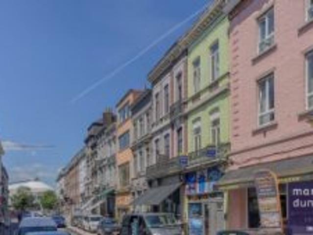 Surface commerciale ou bureaux et logements à l'étage