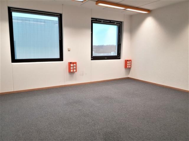 Surface de 860m2 bureau et/ou atelier Satigny