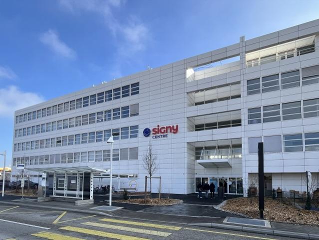 Surface idéal pour un centre médical ou une activité de service Signy Centre