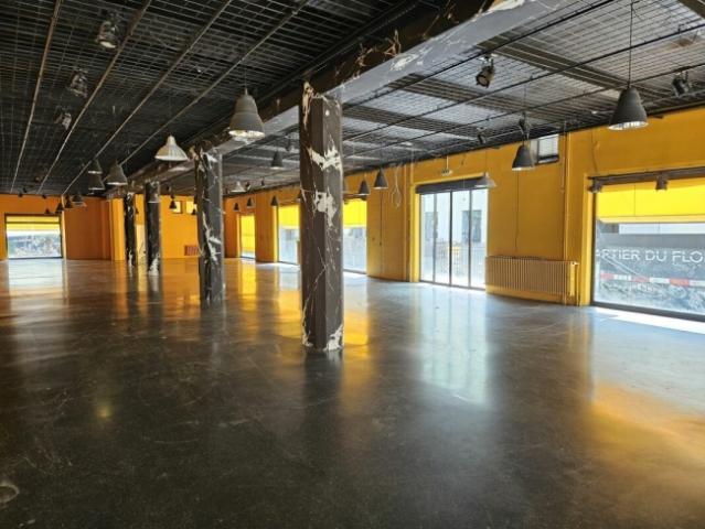 Surface pour Pop Up, 580m2, centre ville, flux piéton important
