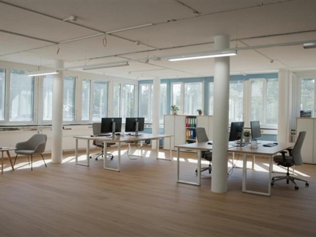 Surfaces de bureaux rénovées de 300m2 aux Cadolles