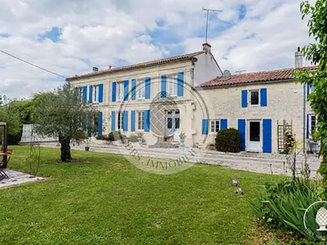 Surgères 17700 Achat / Vente maison 11 pièces t11 piscine cave
