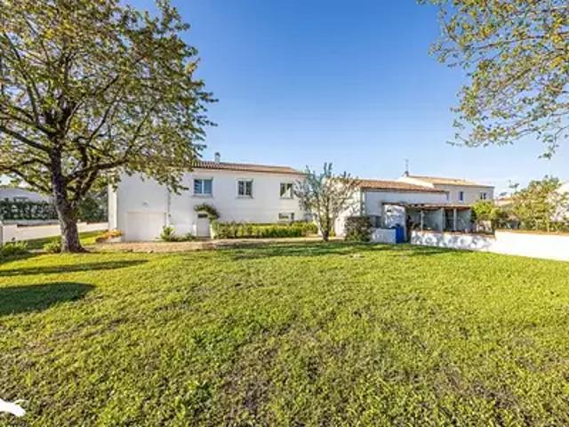 Surgères 17700 Achat / Vente maison 7 pièces t7 parking