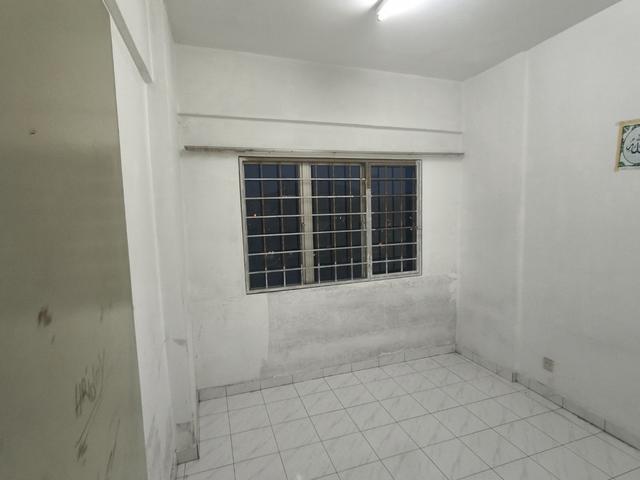 SURIA KIP DAMANSARA APARTMENT Actual Freehold Well Keep 100LOAN
