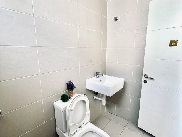 [Suriaman 2, bandar sri sendayan, seremban ] single room single / queen bed, wardrobe medium room