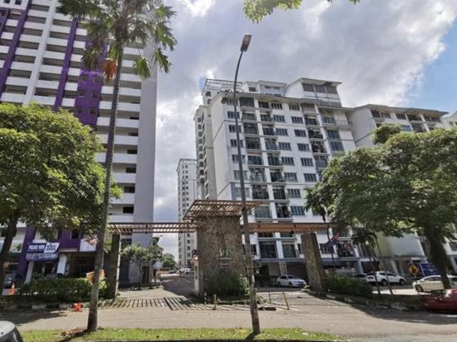 SURIAMAS SUITES Larkin 3B2B Near CIQ KSL