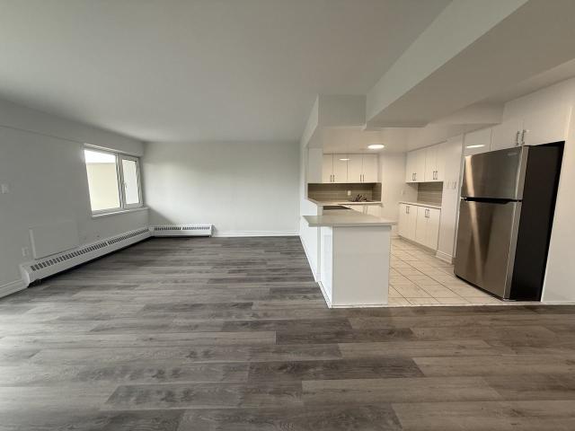 Surrey Place Apartments 3 Bedroom Apartment for Rent at 807 Frederick St, Kitchener, ON N2B 2B5 Rosemount