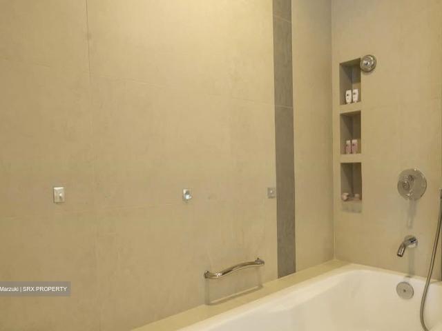 Surrey Road D11, Apartment