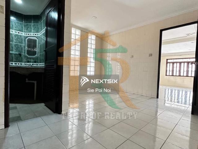 Surrounding with Supermarket, Residential unit, Food court, Night market. Below Bank value