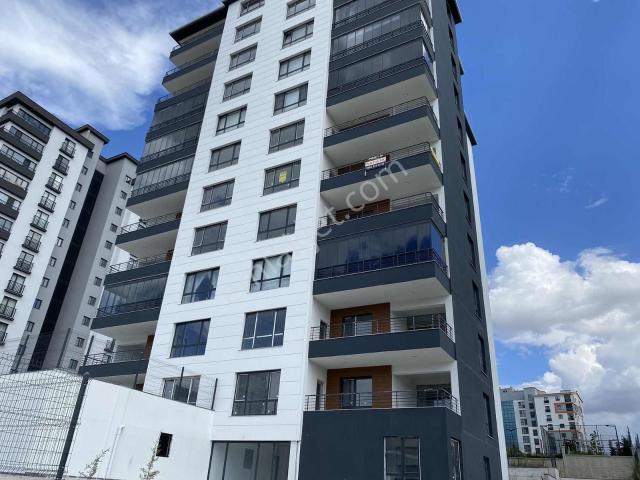 Susuz' Da Kapalı Otoparklı Site İçi Satılık 4.5+1 Daire