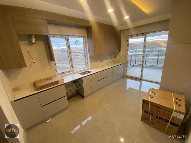 SUSUZ'DA ORMAN MANZARALI 3 CEPHELİ 4+1 ULTRA LÜKS FIRSAT DAİRE