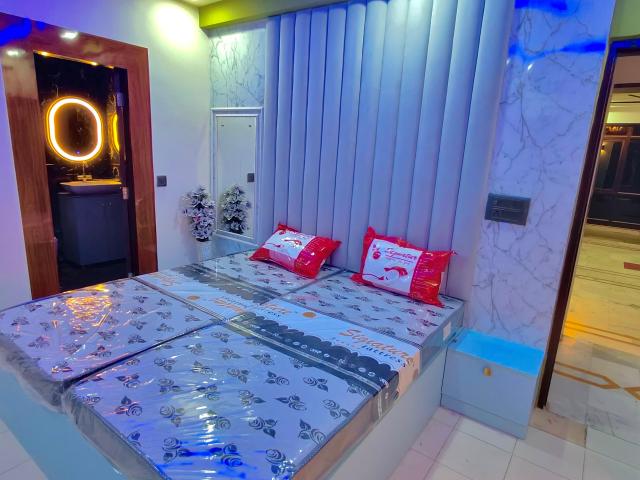 Sushant Vyapaar Kendra 1 Bedroom 978 Sq. Ft. Builder Floor in Dlf Phase iv Gurgaon Listing ID: #9587