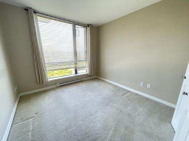 Sussex House. Two Bedrooms/Two Bath in Heart of White Rock