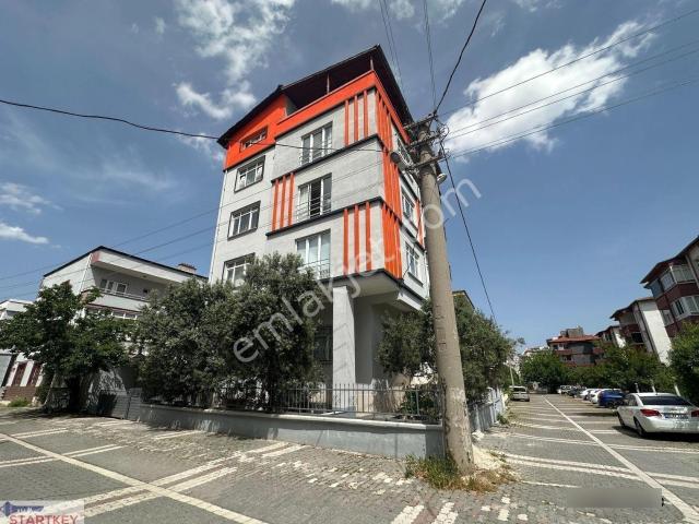 Sütlüce Mahallesinde Nefin Yanında Eşyalı Kiralık 3+1 Daire