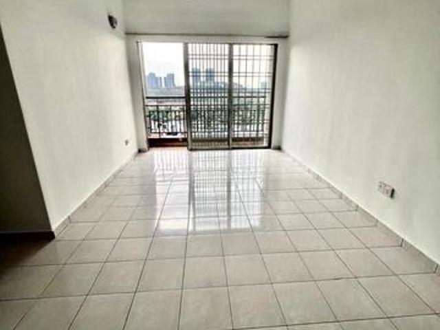 Sutramas Apartment Puchong Near IOI Mall Near LRT Station