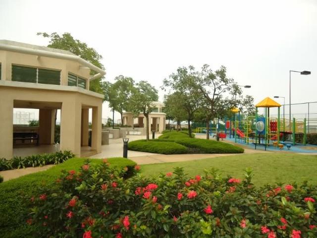 Sutramas Luxury Condominium, Dutamas