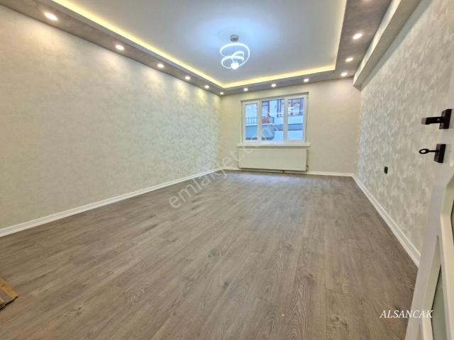 Süvari Mahallesi Cadde Üzeri 3+1 Orta Kat Lüks Yapılı Daire