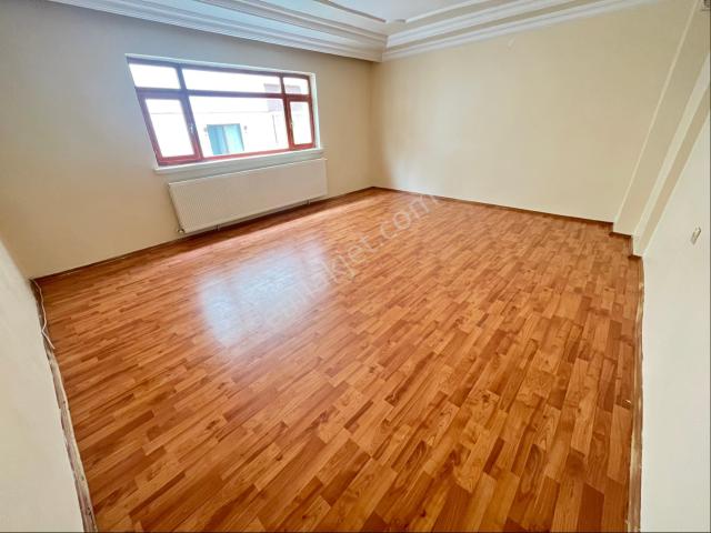 Süvari Mahallesinde Balkonlu Ara Kat Ferah 3+1 Daire