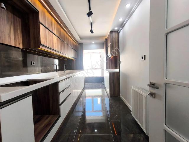 Süvari Mh. Gimsa Yakını Merkezi Konumda Full Yapılı Ön Cephe 3+1