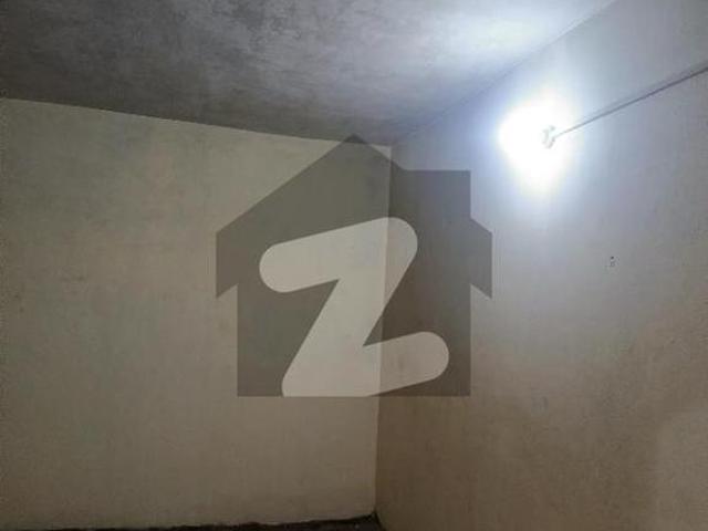 Suwa asil main ferozpur road 12 Marla basement 11 room available for rent use faimly plant factory worker etc Sue e Asal