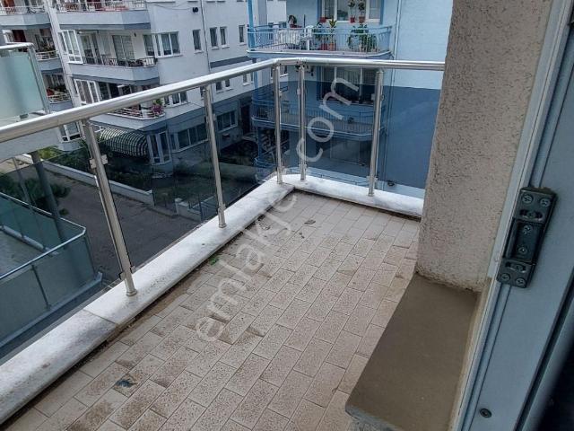 Suzan Emlaktan Güzelyalı Sahılde Asansörlü Arakat 2+1 Temız Daire
