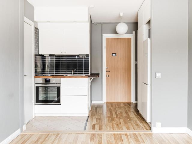 Svartåliden 8