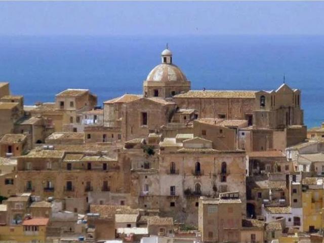 Svendo grande appartamento zona mare Sicilia