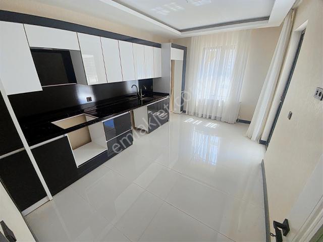 Sym'den Törekent Mh Asansörlü Giyinme Odalı Yapılı 3+1 Daire!
