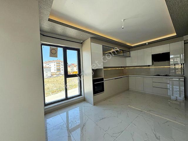 Sym'den Yeni Çimşit'te Çorum Cad.üzeri 4+1 Sıfır Ultra Lüx Daire