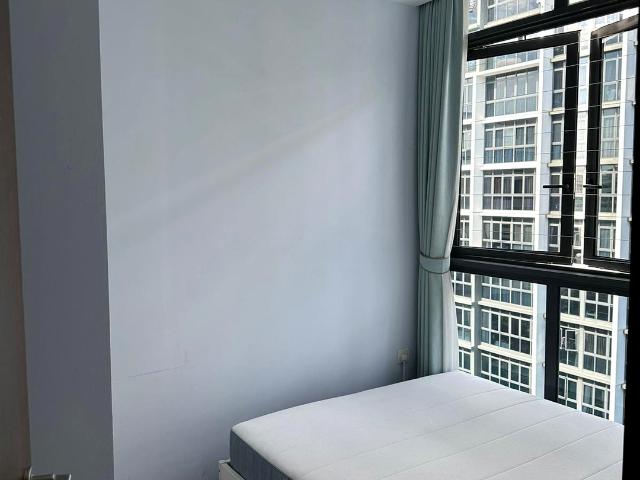Symphony Suites D27, Condominium