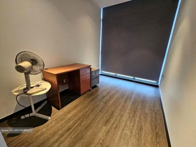 Symphony Suites D27, Condominium