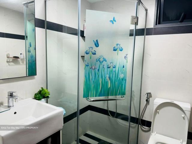 Symphony Suites D27, Condominium