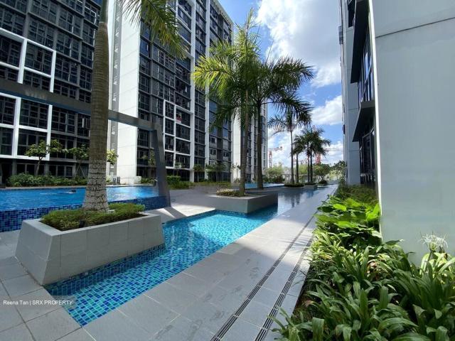 Symphony Suites D27, Condominium