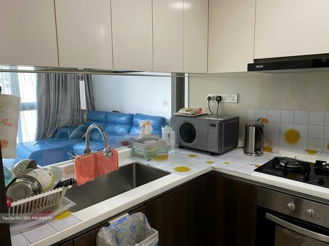 Symphony Suites D27, Condominium