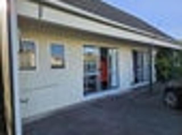 Sockburn, 2 bedrooms, $465 pw