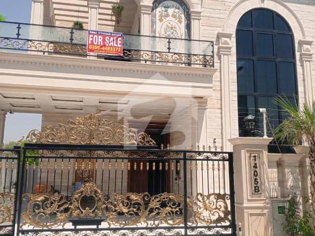 SYED BROTHERS PROUDLY OFFERS: 10 Marla Elegant And Fully Maintained Bungalow Is Available In The Best Block Of DHA Lahore | 13 KVA Solar System
