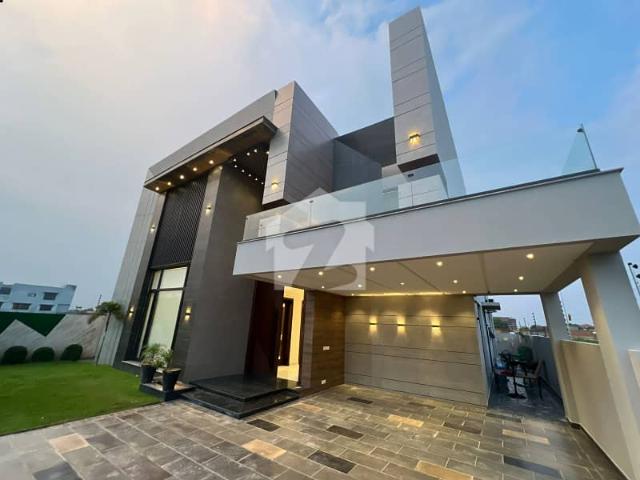 SYED BROTHERS PROUDLY OFFERS: 1 Kanal Elegant And Fully Furnished Modern Bungalow Is Available In The Best Block Of DHA Lahore