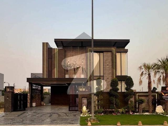 SYED BROTHERS PROUDLY OFFERS: 1 Kanal Elegant And Fully Maintained Bungalow Is Available For Sale in DHA Phase 7 Near Carefour, Lahore