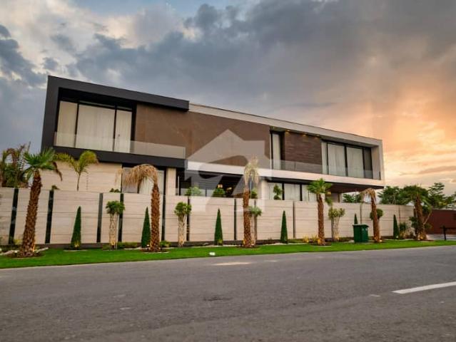 SYED BROTHERS PROUDLY OFFERS: 2 Kanal Elegant Ultra Modern Fully Furnished Bungalow With Basement Is Available In The Best Block Of DHA Lahore