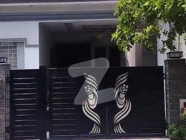 SYED BROTHERS PROUDLY OFFERS: 5 Marla Elegant And Fully Maintained Used Bungalow Is Available In The Best Block Of DHA Lahore